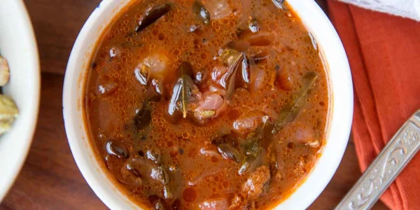 Vengayam_Puli_Kuzhambu_Recipe_Small_Onion_Tangy_Spicy_Curry_3_dbc38a72ff